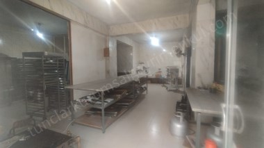 HUZUREVLERİ TESİSLERE YAKIN 80M² SATILIK DÜKKAN 