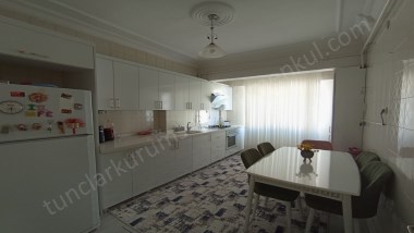 CEYLANLAR AVM CİVARI ULTRA LÜKS ARA KAT KİRALIK DAİRE