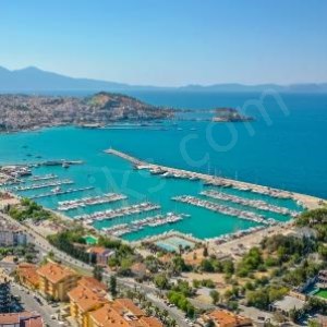 Kuşadası’nda Lüks Villa Satın Almanın Avantajları (2024)