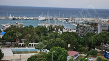 KUŞADASI MARİNA MEVKİİNDE FULL DENİZ MANZARALI ÇATI DUBLEX DAİRE