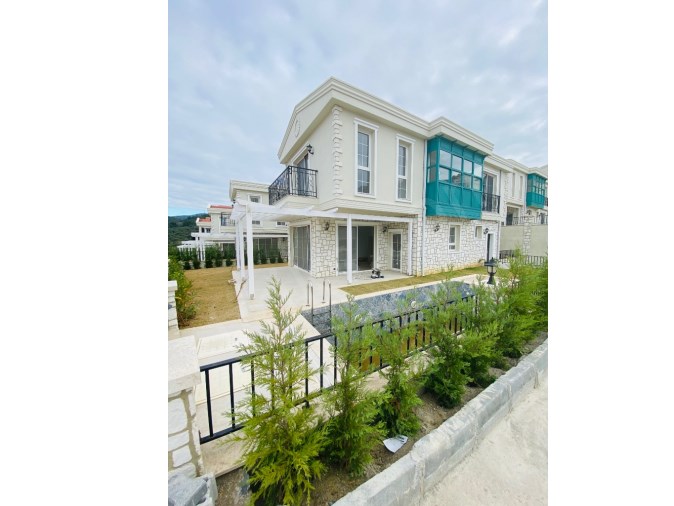 Deniz manzaralı özel havuzlu müstakil sıfır villa 