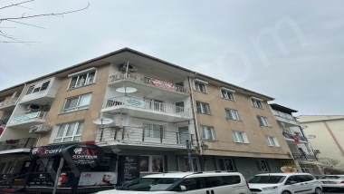 Kuşadası çarşı merkezinde 2+1 satılık daire