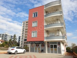 50.YIL MAH.DE CADDE CEPHELİ 4 KATLI SATILIK MÜSTAKİL 