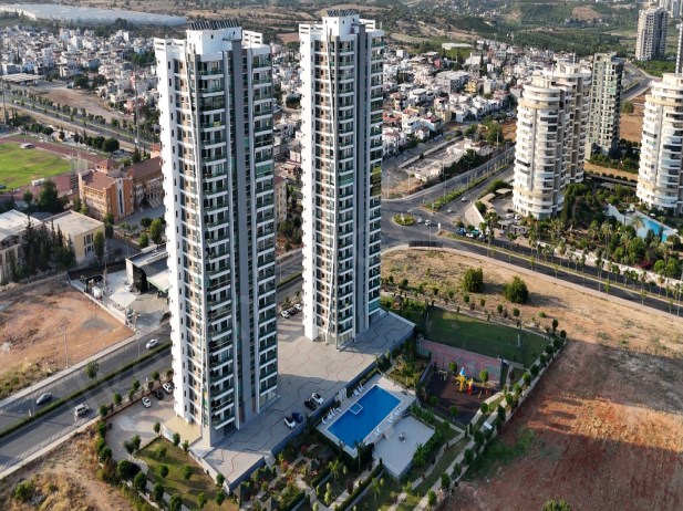 YENİŞEHİR DE 50.YIL MAH.DE SİTE İÇİNDE HAVUZLU 5+1 SATILIK DAİRE