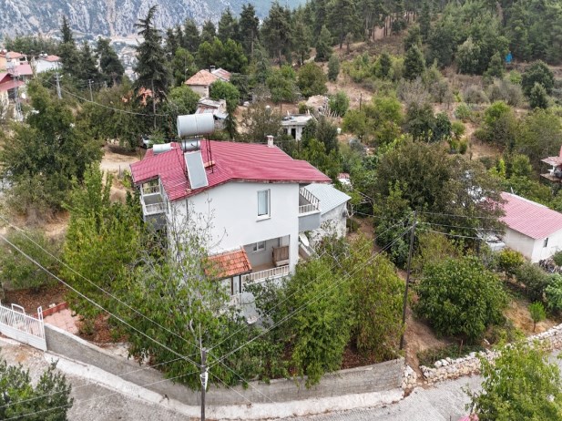 BELENOLUK YAYLASINDA SATILIK 3 KATLI İÇTEN DUBLEX YAYLA EVİ