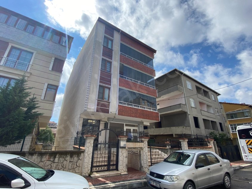 GEBZE MARMARAY VE E5 ARASINDA SATILIK İKİ KATLI DÜKKAN