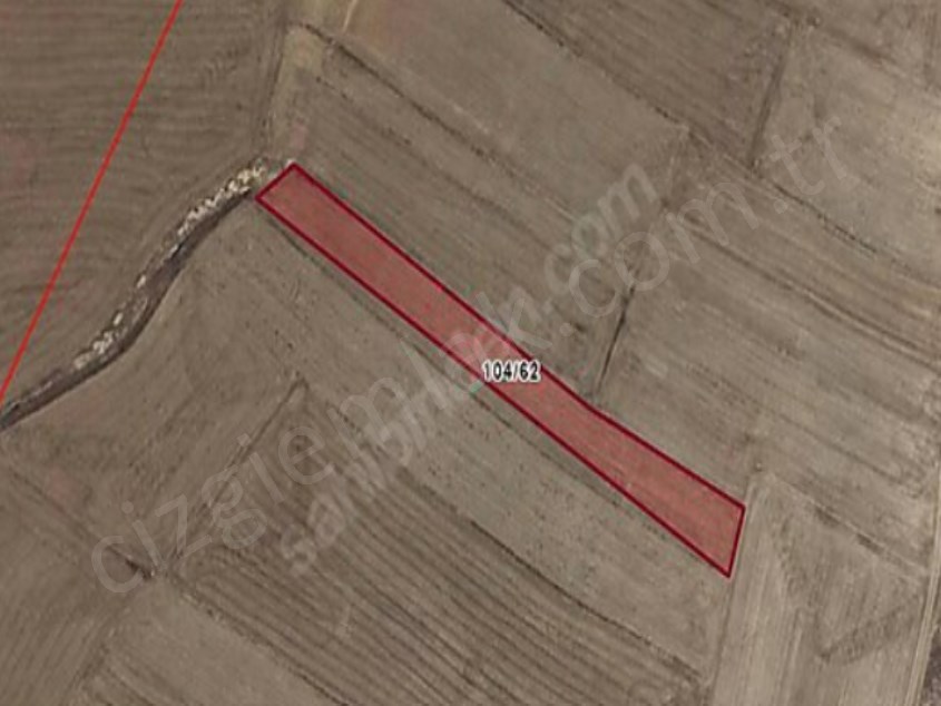 KÜTAHYA MERKEZ DOĞALAR KÖYÜNDE SATILIK EKİLİR DÜZ ARAZİ