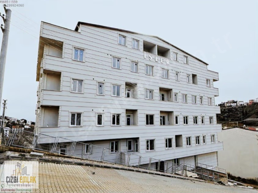 BEŞEVLER ALTINDA ASANSÖRLÜ 2+1 FERAH KİRALIK DAİRE