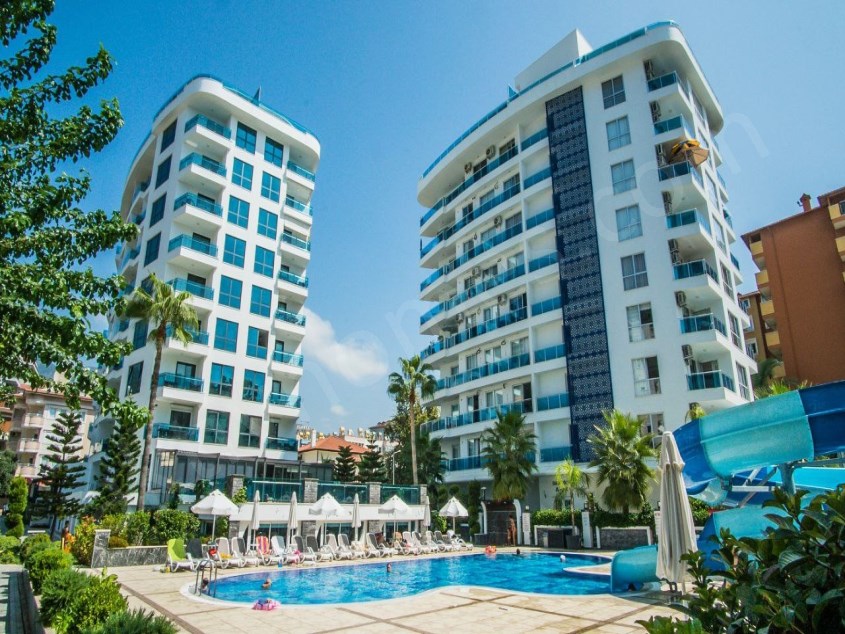 Geniş 2+1 daire Kleopatra plajına 300 metre uzaklırkta