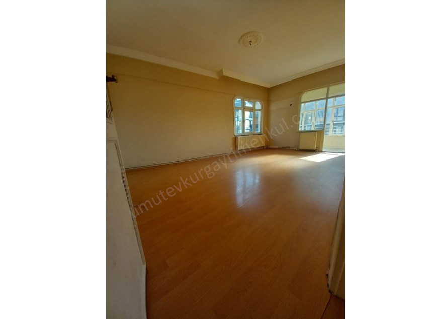 BEYLİKDÜZÜNDE SATILIK DUBLEKS 4+2 DAİRE