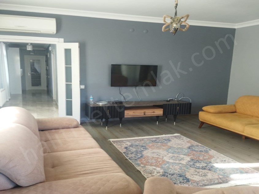 LİMANDA SİTEDE 4 CEPHE ÇOK GENİŞ 3+1 ARA KAT DOĞALGAZLI BAKIMLI