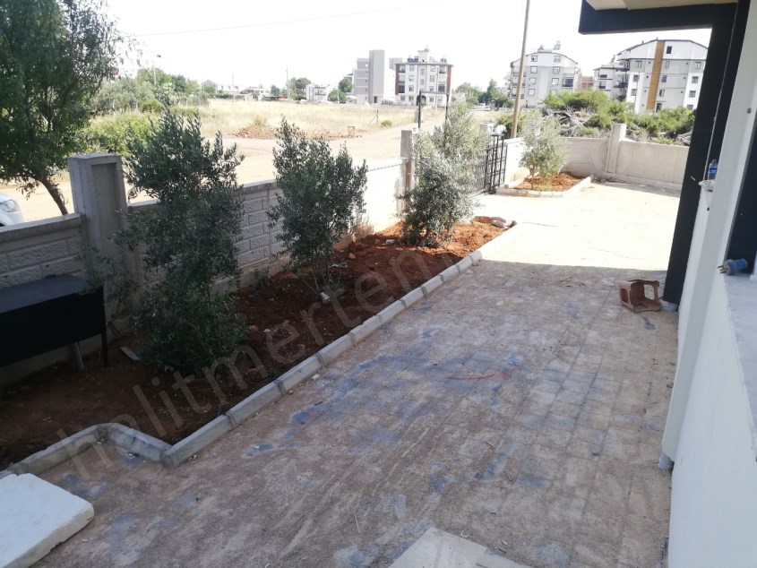 YENİKÖYDE SIFIR 1+1 YÜKSEK GİRİŞ KOMPLE PANJURLU AÇIK MUTFAKLI