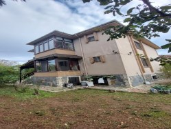 Tekirdağ Süleymanpaşada 3 katlı satılık villa.