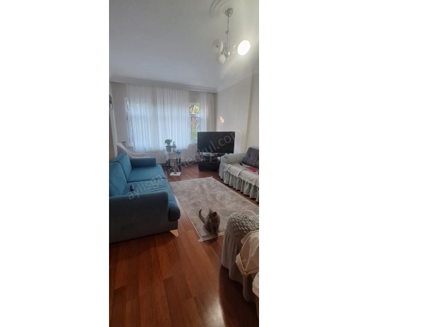 Sarıyer Zümrütevlerde 2+1 satılık daire.