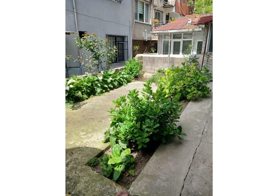 Sarıyer Zümrütevlerde 1+1 kiralık daire.