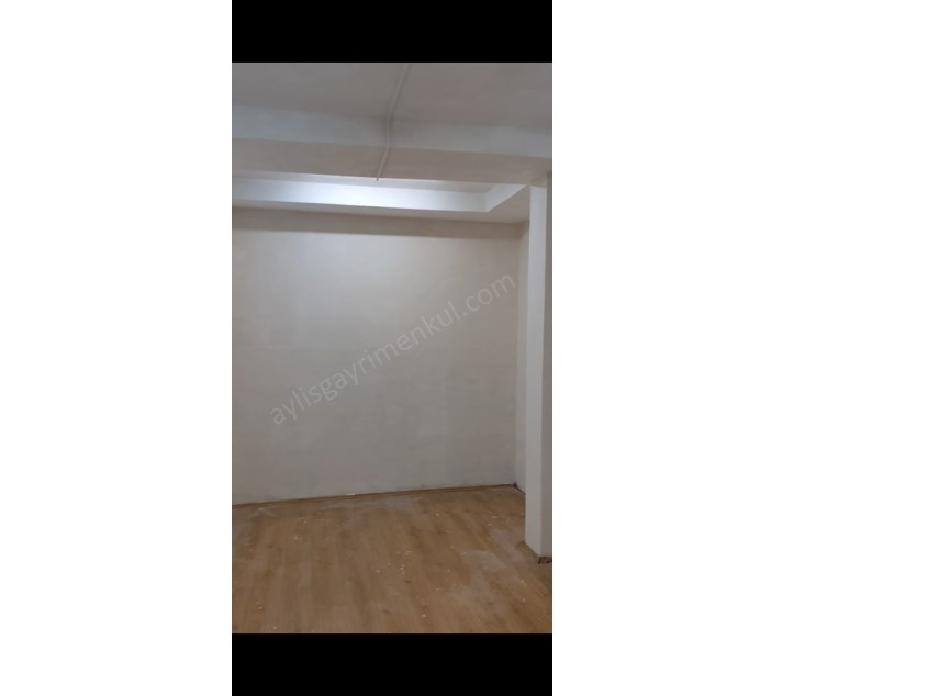 Şişli Mecidiyeköy Gülbahar Mahallesinde satılık dükkan.