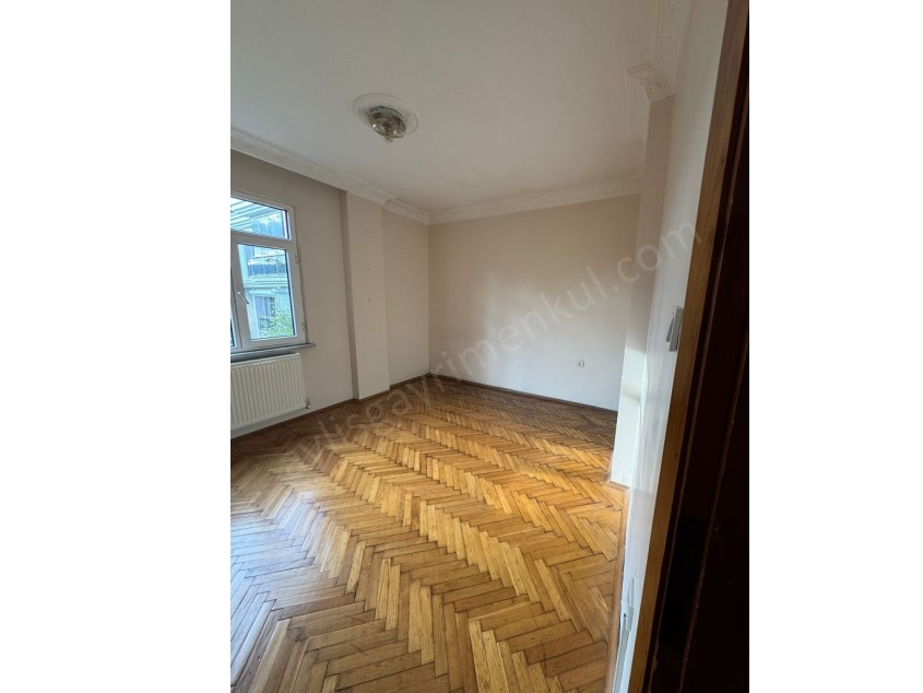 SARIYER MADENDE GENİŞ,FERAH 3+1 KİRALIK DAİRE 