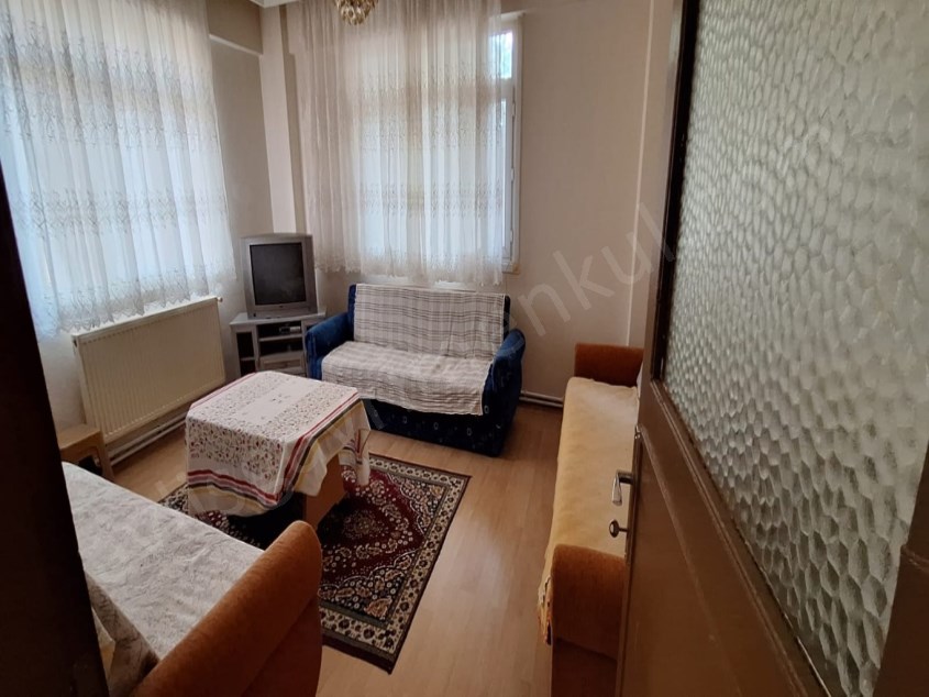 TARABYA ÜSTÜ CUMHURİYET MAHALLESİNDE EŞYALI 2+1 KİRALIK DAİRE 