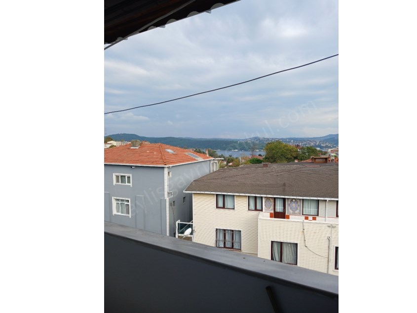 TARABYA ÜSTÜ MAHALLESİNDE EŞYALI DUBLEKS 2+1 BOĞAZ MANZARALI DAİRE.