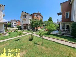 EDREMİT SARIKIZ EMLAKTAN CENNETAYAĞINDA DAİRE FİYATINA VİLLA