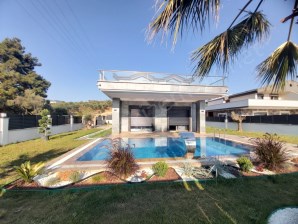 SARIKIZDAN SATILIK TEK MÜSTAKİL EV NARLIDA