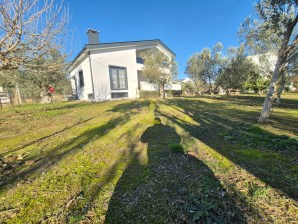 SARIKIZDAN AKÇAYDA 1263 m2 ARSA İÇİNDE SATILIK MÜSTAKİL EV