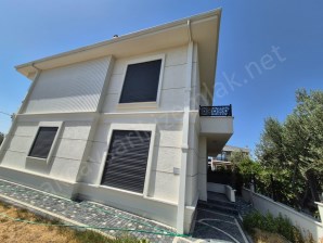 Edremit Zeytinli Satılık Villa 4+1 Müstakil Bahçeli Çok Kaliteli Malzeme