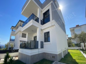 Altınoluk Avcılar Altında Satılık Deniz Manzaralı Lüks Sıfır Villa