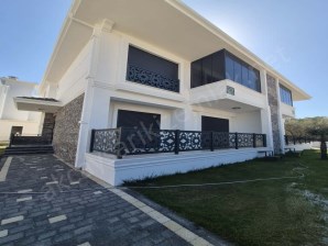 Güre Çamlıbelde Satılık 4+1 Sıfır Bahçeli Villa – 130 m²