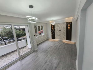 Akçay Sarıkız Mahallesinde Geniş, Yenilenmiş 2+1 Daire! Ayrı Mutfaklı, Giriş Kat, Doğalgaz Kapıda