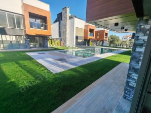 Edremit Çamlıbel Mah.Satılık Villa 4+1 Denize Yürüme Mesafesinde
