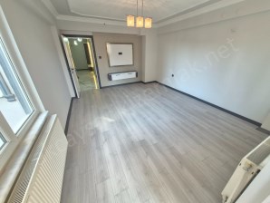 Akçay Merkezde Satılık Arakat 2+1 Daire Yazlık 