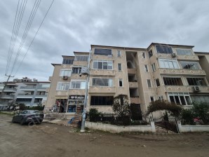 Akçay Merkezde Satılık Çok Geniş 2+1 Daire Yazlık