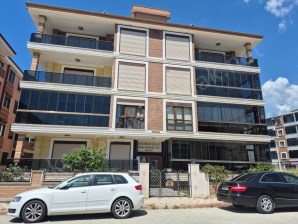 Akçay Merkezde Satılık Geniş 3+1   3 cephe Daire