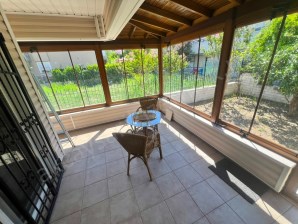 Akçay Yeni Mahallede Satılık Otoparklı, Denize Yakın 3+1 Villa
