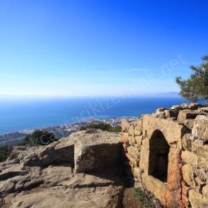 Küçükkuyu Zeus Altarı