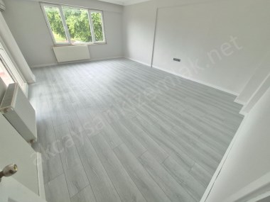 Akçay Sarıkız Emlaktan Masrafsız Arakat Merkezde Satılık Daire