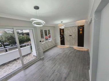 Akçay Sarıkız Mahallesinde Geniş, Yenilenmiş 2+1 Daire! Ayrı Mutfaklı, Giriş Kat, Doğalgaz Kapıda