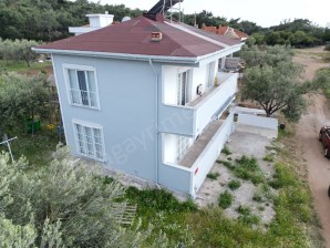 TAVAKLI İSKELESİNDE SATILIK DENİZE YAKIN MÜSTAKİL 3 YILLIK VİLLA