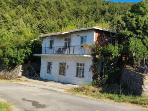 KAZDAĞLARINDA SATILIK 950 M2 BAHÇELİ KÖY EVİ