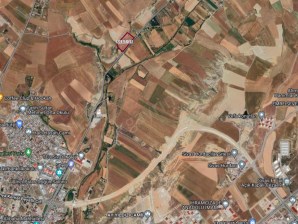 ÇAYBOYUNDA ANA YOLDA MEYDANA 5KM TARLA