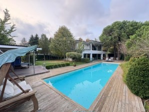 KEMER COUNTRY GÖL MANZARALI HAVUZLU TAM MÜSTAKİL VİLLA