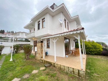 DNZ A.Ş ŞİLE PLAJA 100M ÖNÜ KAPANMAZ DENİZ MANZARALI 4+1 VİLLA