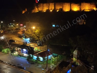 TİREBOLU KALE VE DENİZ MANZARALI 3+1 EŞYALI KİRALIK DAİRE 