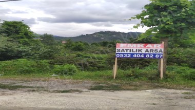 ANA YOLA CEPHE İMARLI TİCARİ SATILIK ARSA