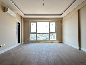 Istanbul Bagcilar Sunny Press Express Website zum Verkauf 4+1 Wohnung geeignet für Kredit