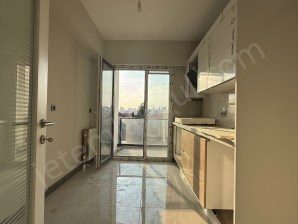 Bağcılar Meydana Yakın Site İçinde Teraslı Satılık 2+1 Daire