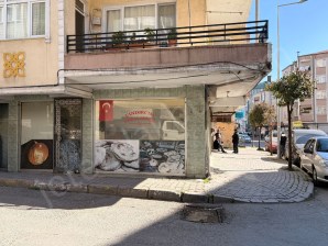 Güneşli Hürriyette Satılık Köşe Dükkan: 80m², Çift Cepheli