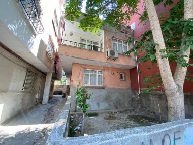 Bağcılar Yıldıztepe Mah Satılık Üç Katlı Komple Bina 132 m2