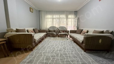 Bağcılar Göztepede Satılık 2+1 Daire: Metro ve Hastaneye Yakın 